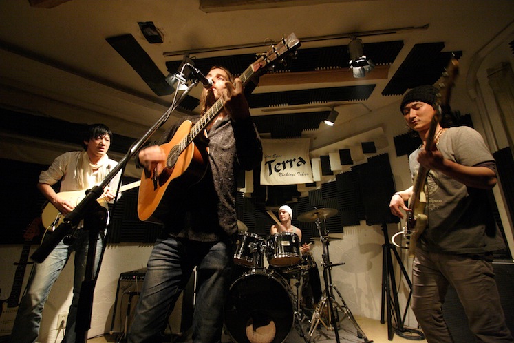 The KAVE ライブ写真